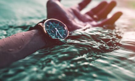 Wodoszczelność zegarków – oznaczenia i klasy